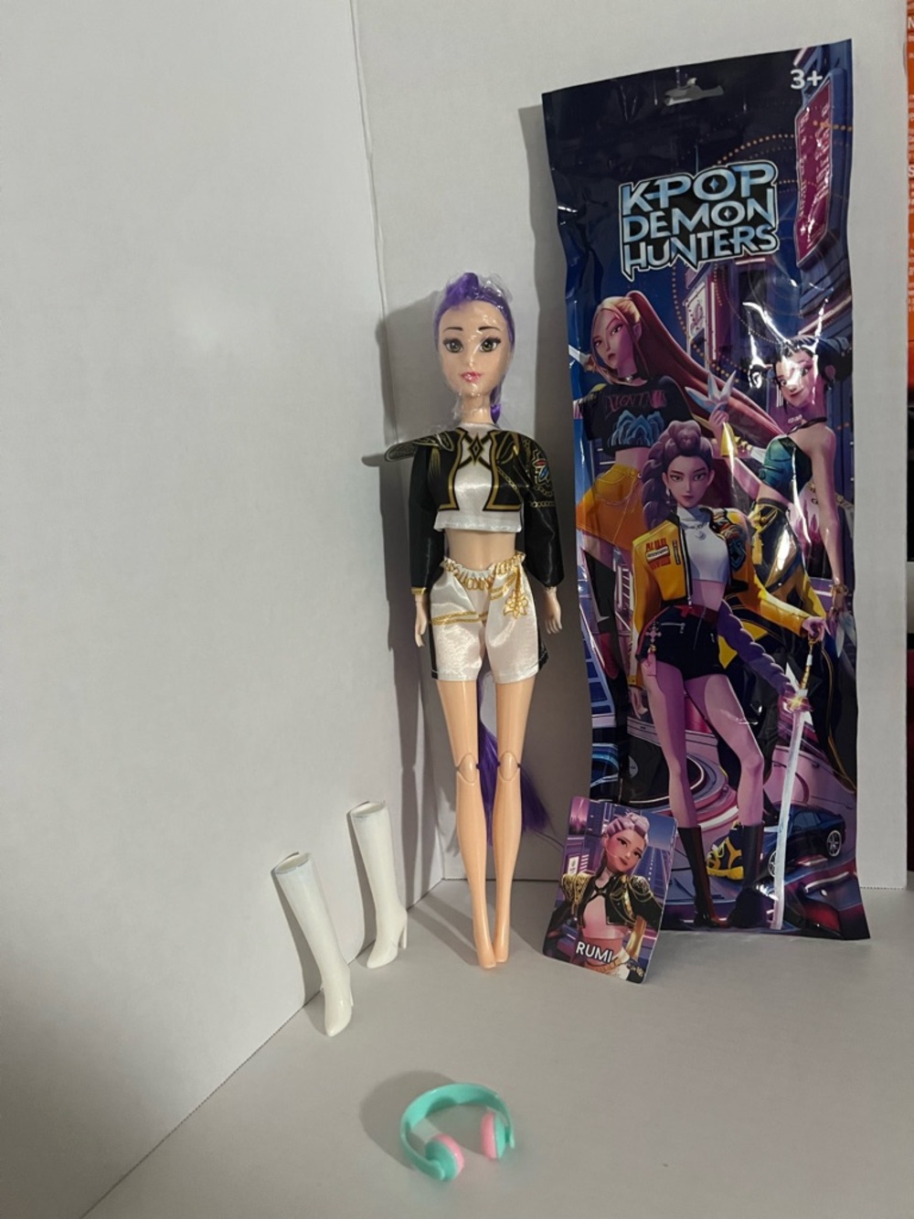 singing doll / Kpop demon hunters